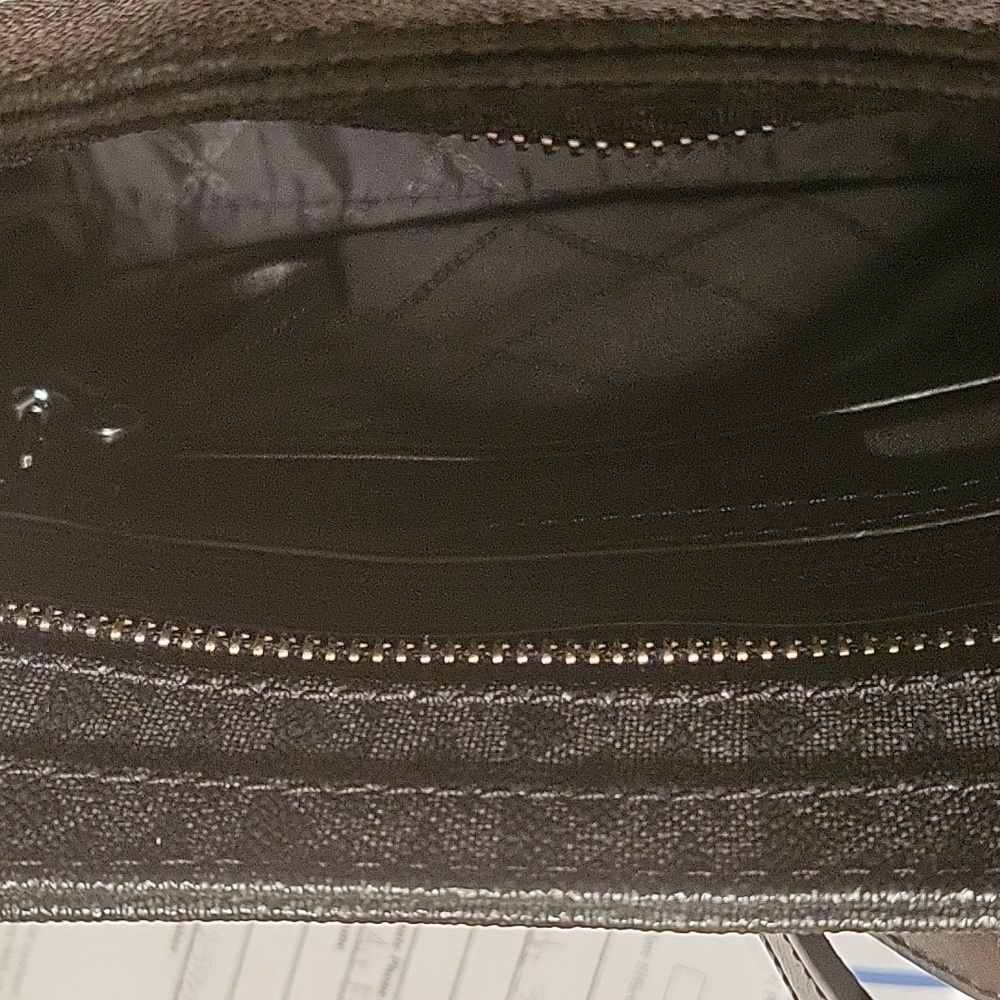 Purse - Picture 3 of 10